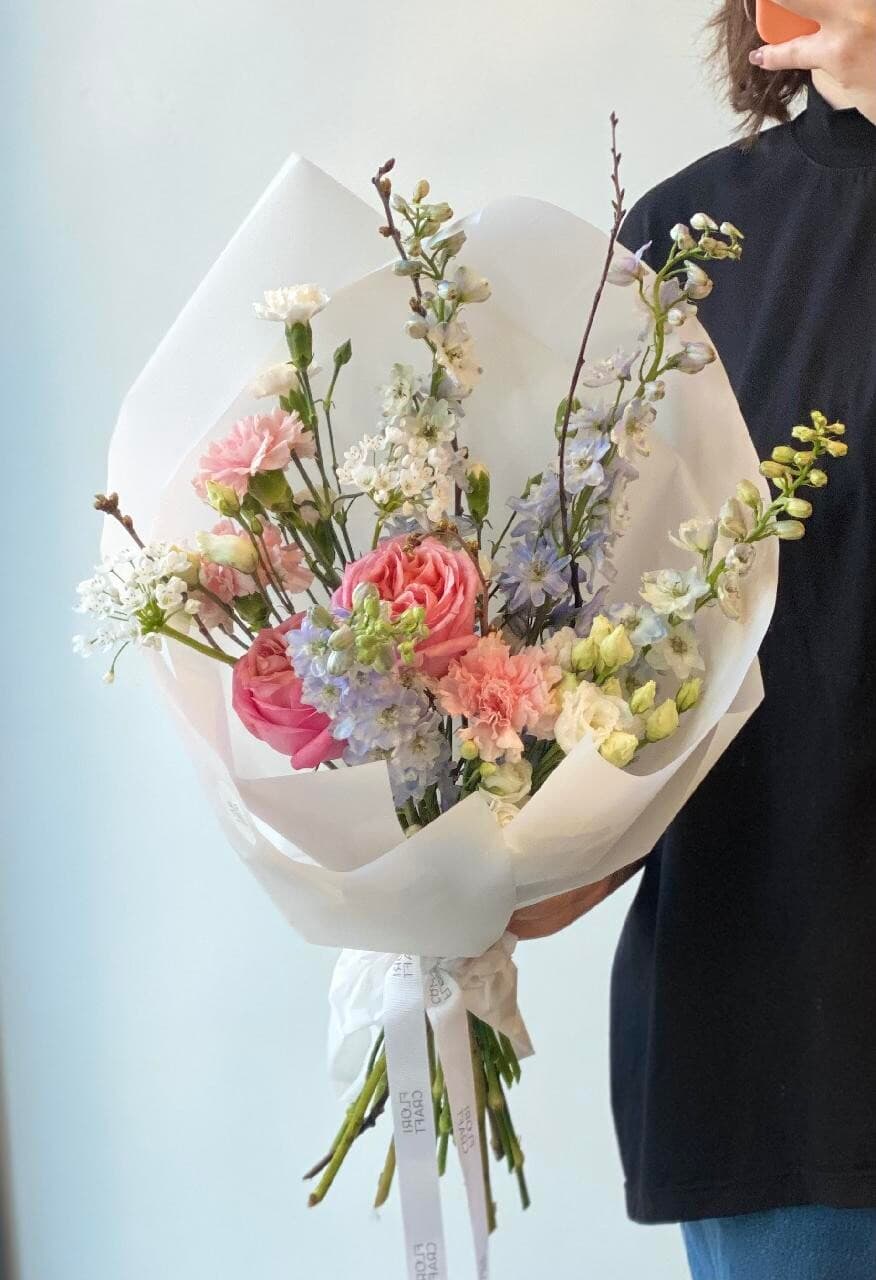 Букет с дельфиниумом