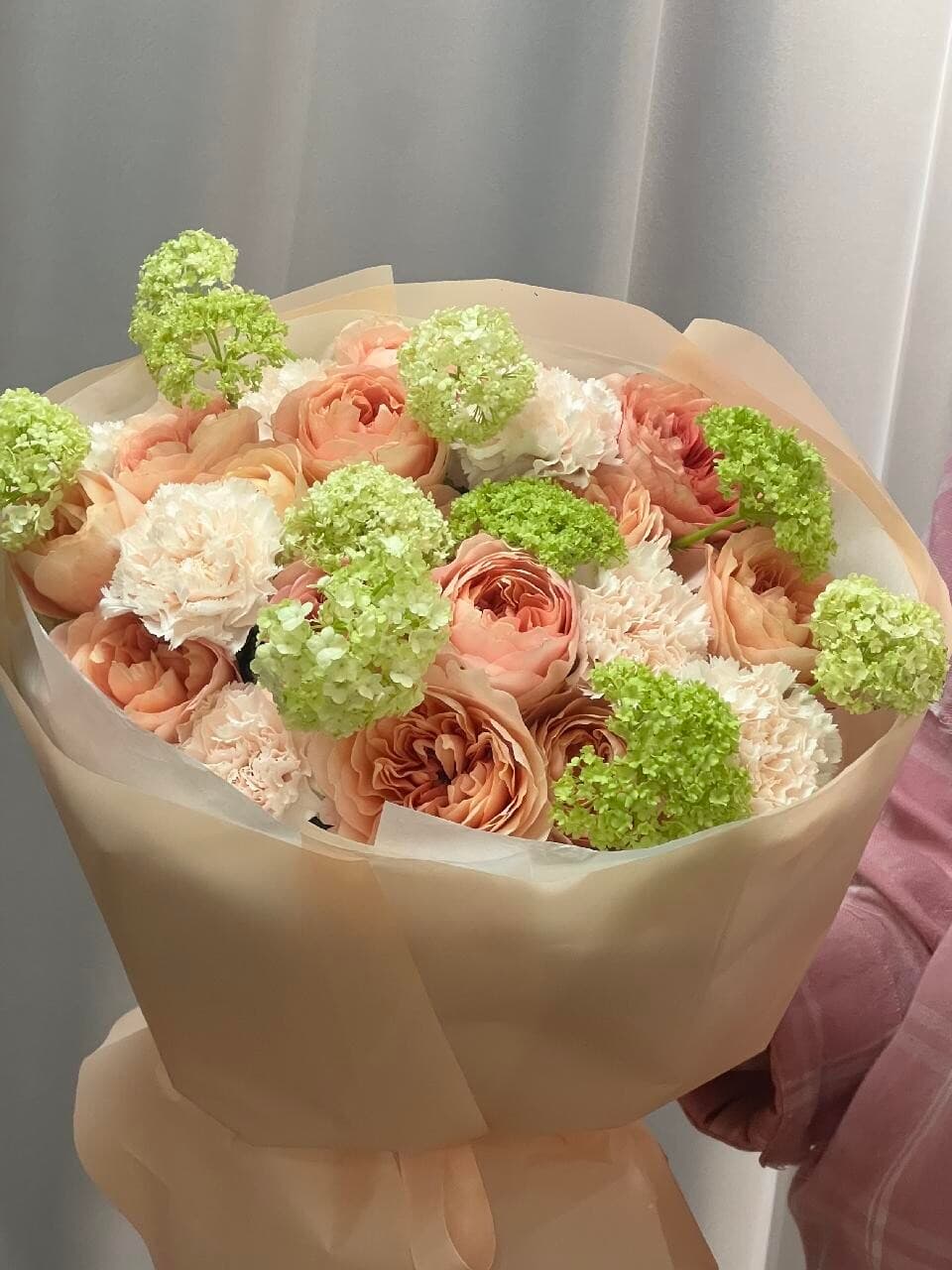 Букет Роз с Вибурнумом