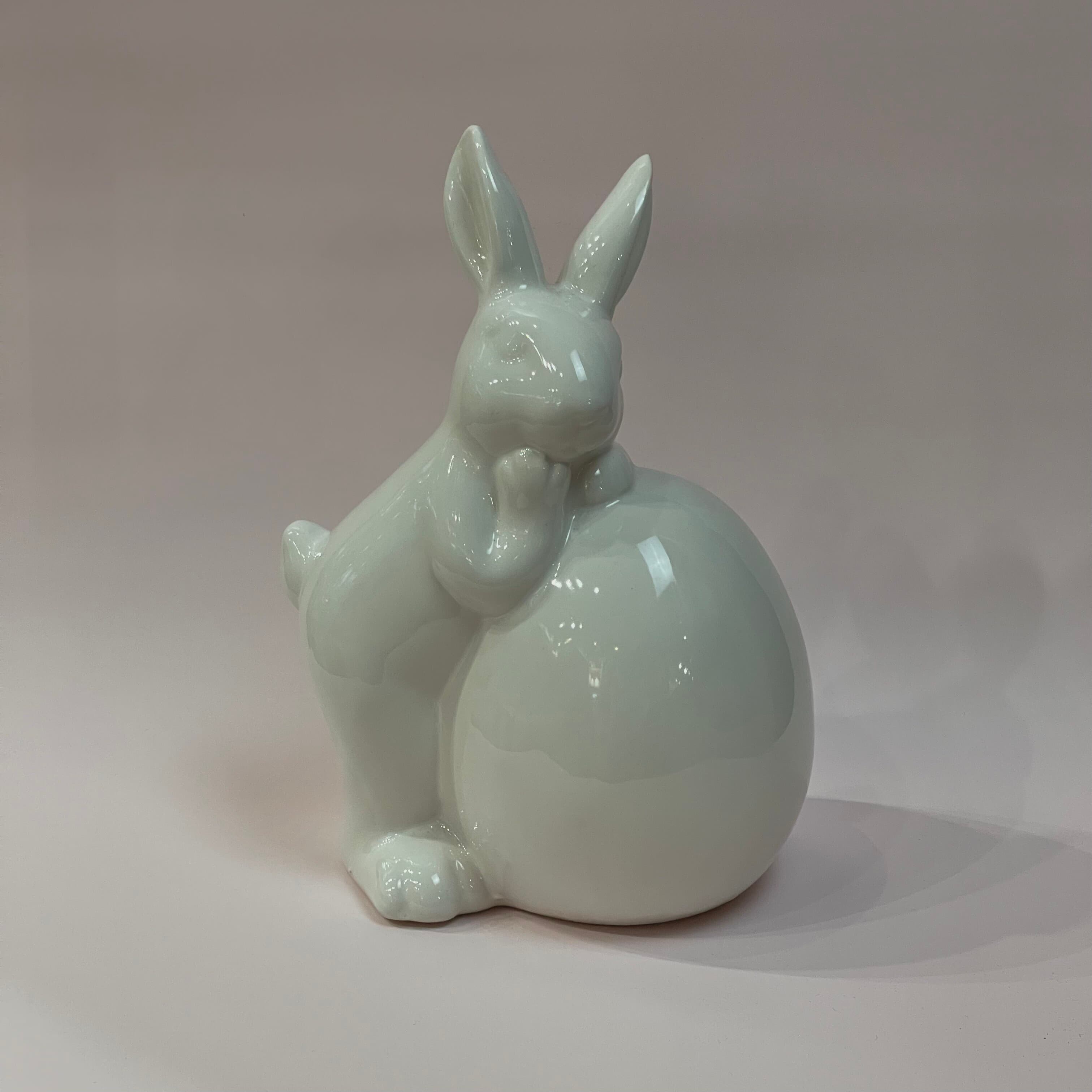 Фигурка зайца большой