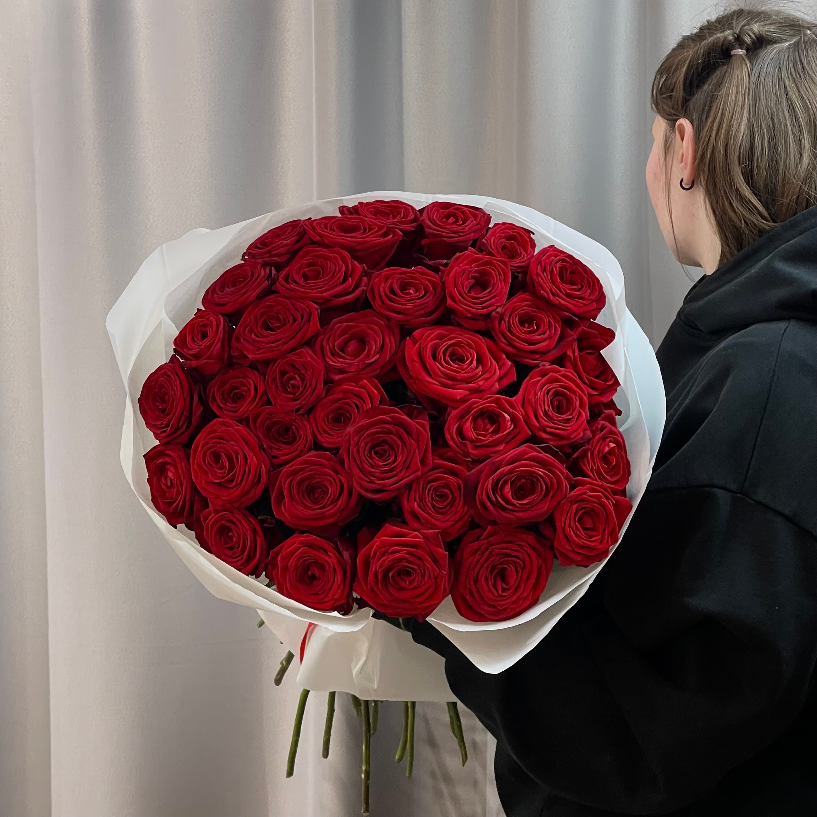 Моно из роз Ред Наоми