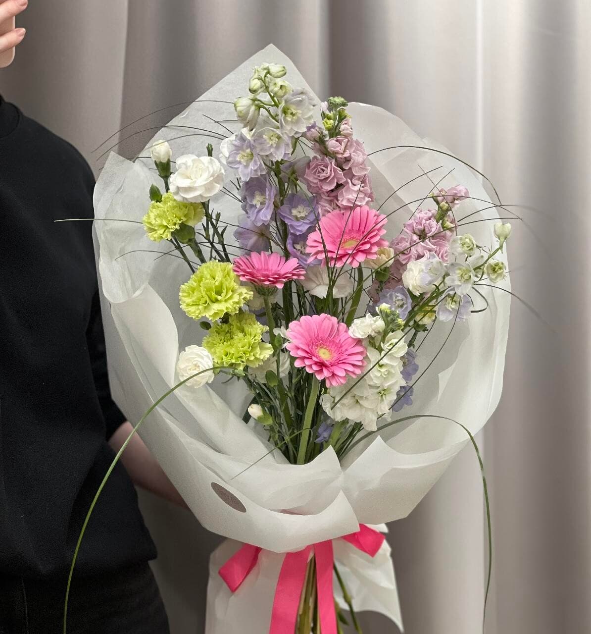 Букет с Дельфиниумом 